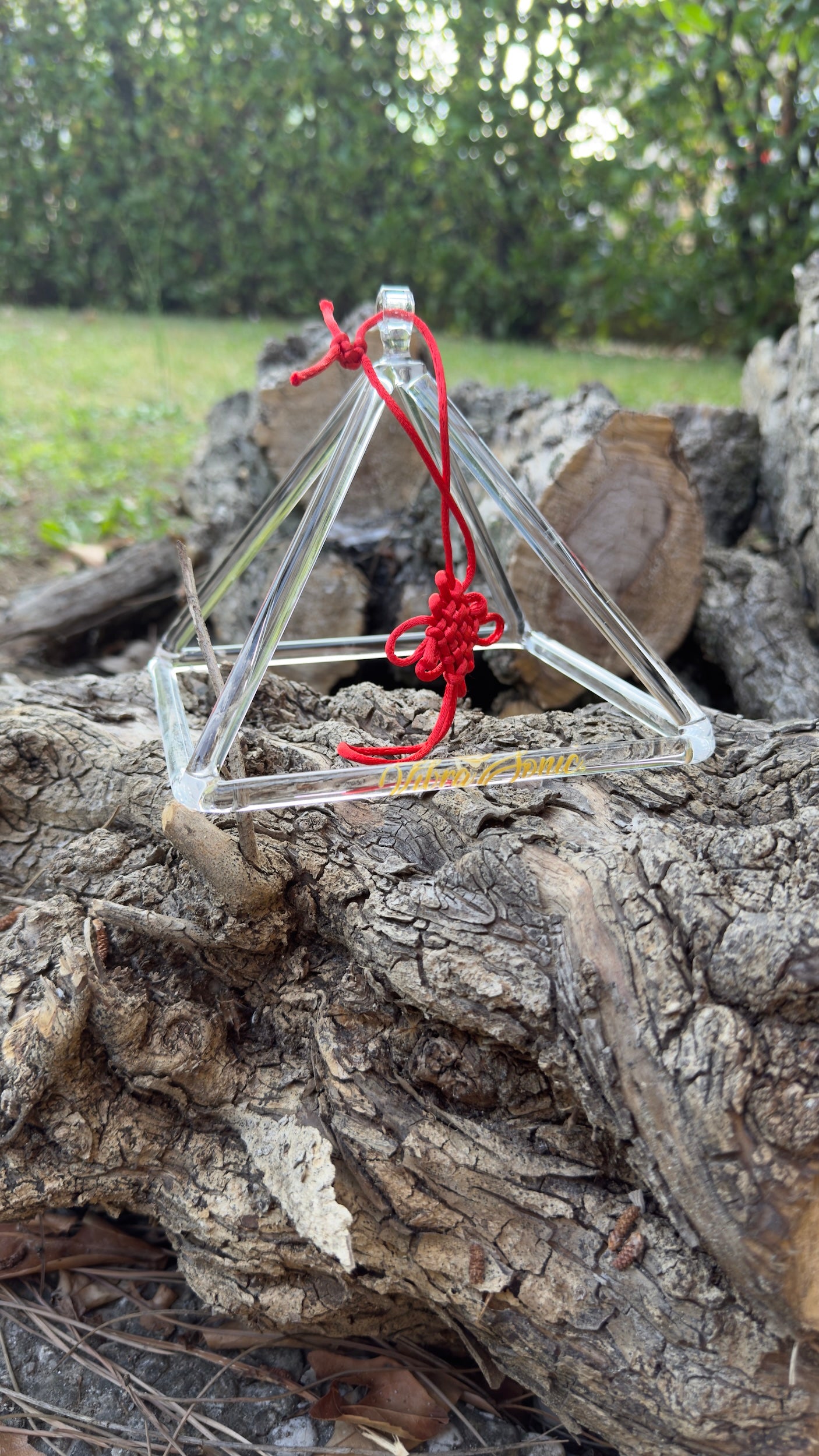 Piramide in Cristallo | La forma sacra che trasforma lo spazio in armonia